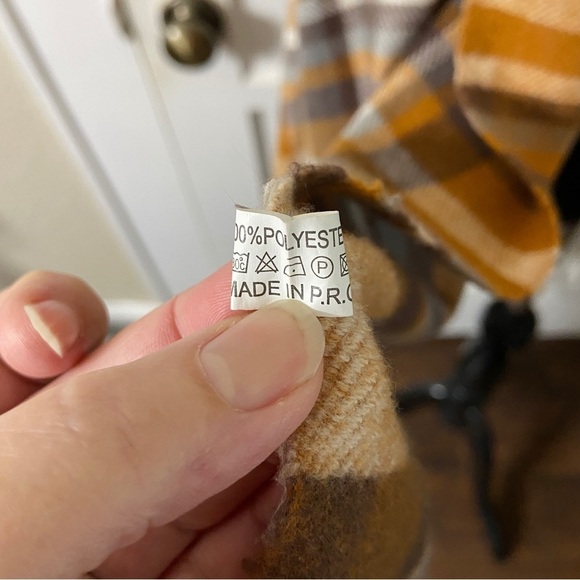 Soft Plaid Scarf With Armholes & Tassel Hem - Picture 3 of 11